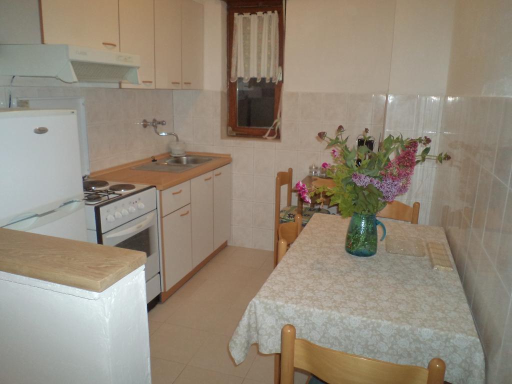 Apartment Nella Molat Rum bild
